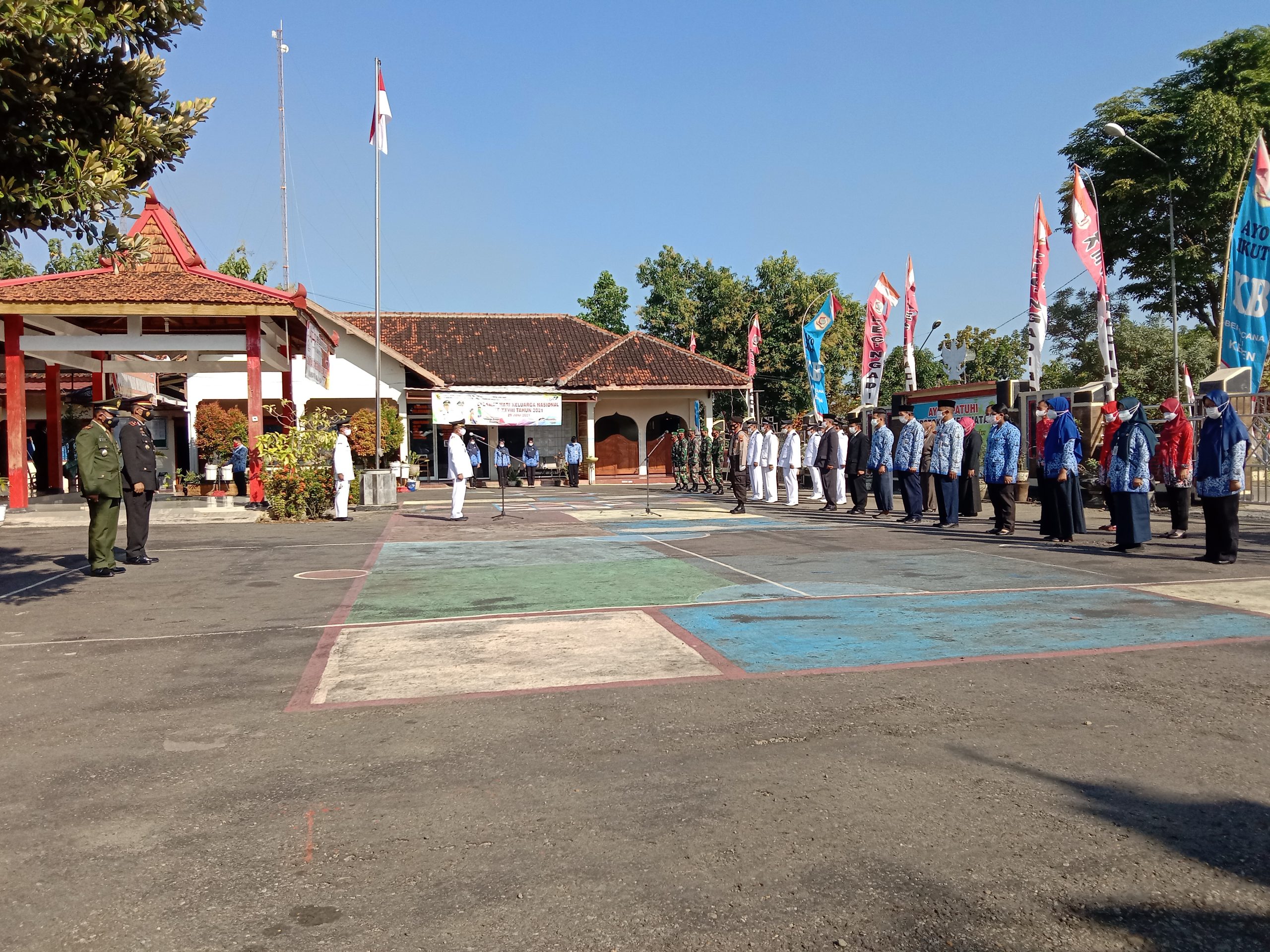 Upacara Memperingati HUT Ke-76 Kemerdekaan Republik Indonesia Tahun 2021 di Kecamatan Ngadirojo