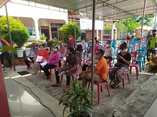 Vaksinasi Bagi Masyarakat, Relawan, Jogo Tonggo, Kader Kesehatan, Mahasiswa dan Petugas Pemakaman di Kecamatan Ngadirojo